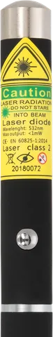 Pointeur laser vert stylo X1 – gros plan sur l’étiquette d’avertissement avec la classe laser